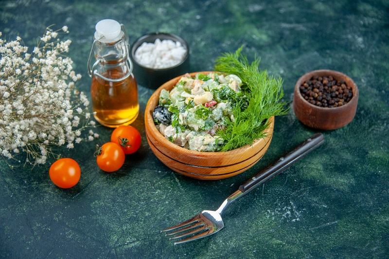 Reteta Shuba – salata traditionala ruseasca cu peste si legume